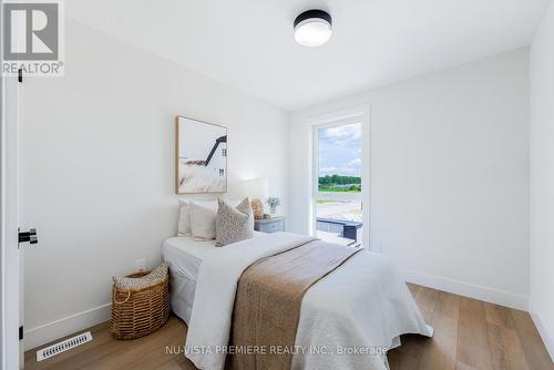 42 - 85 Tunks Lane, Middlesex Centre (Komoka), ON - Indoor Photo Showing Bedroom