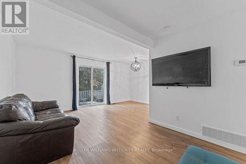 69 - 2251 Boyer Road, Ottawa, ON - Indoor Photo Showing Living Room