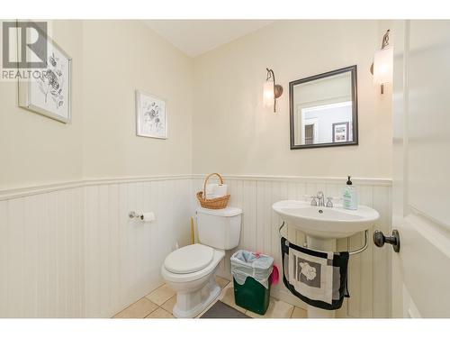 110 Red Rock Crescent, Enderby, BC - Indoor Photo Showing Bathroom