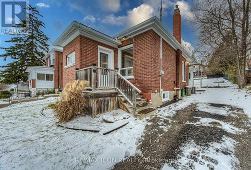 19 Paisley Heights, Cambridge, ON - Outdoor