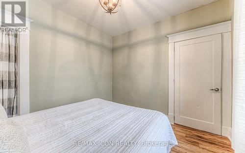 19 Paisley Heights, Cambridge, ON - Indoor Photo Showing Bedroom