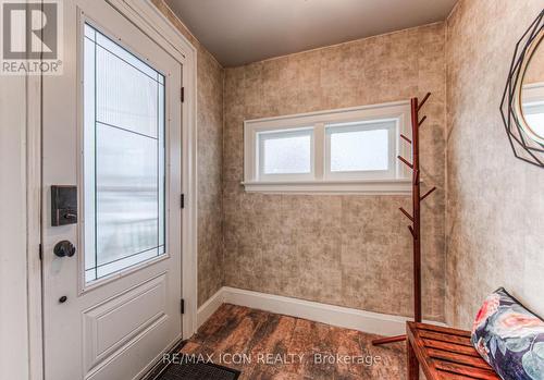 19 Paisley Heights, Cambridge, ON - Indoor Photo Showing Other Room