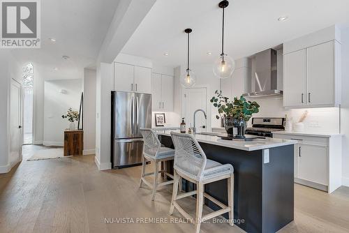 2314 Wickerson Road, London, ON - Indoor Photo Showing Kitchen With Upgraded Kitchen