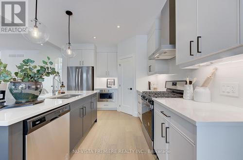 2314 Wickerson Road, London, ON - Indoor Photo Showing Kitchen With Double Sink With Upgraded Kitchen