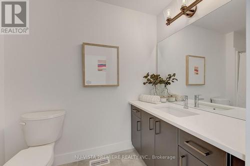 2314 Wickerson Road, London, ON - Indoor Photo Showing Bathroom