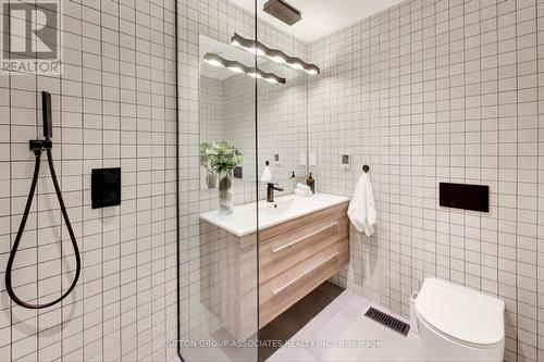 130 Benson Avenue, Toronto, ON - Indoor Photo Showing Bathroom