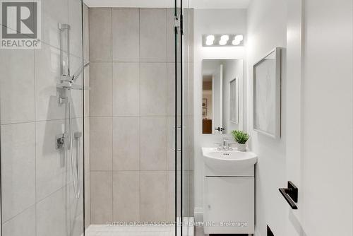 130 Benson Avenue, Toronto, ON - Indoor Photo Showing Bathroom