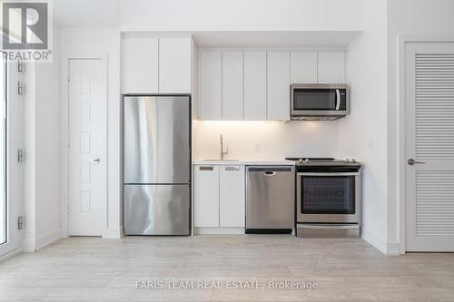 113 - 317 Broward Way, Innisfil, ON - Indoor Photo Showing Kitchen