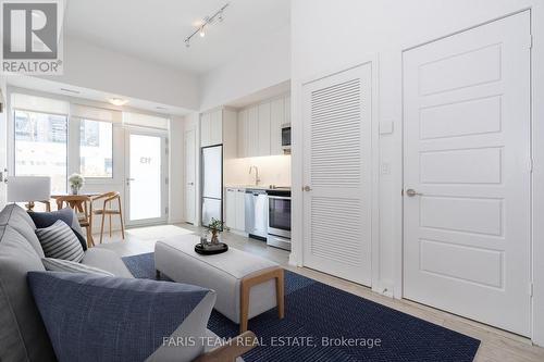 113 - 317 Broward Way, Innisfil, ON - Indoor Photo Showing Living Room