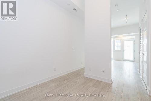 113 - 317 Broward Way, Innisfil, ON - Indoor Photo Showing Other Room