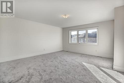 31 Robert Baldwin Boulevard, East Gwillimbury, ON - Indoor Photo Showing Other Room