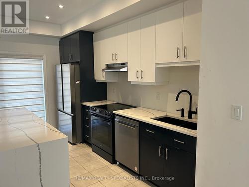 93 Windtree Way W, Halton Hills, ON - Indoor Photo Showing Kitchen With Double Sink