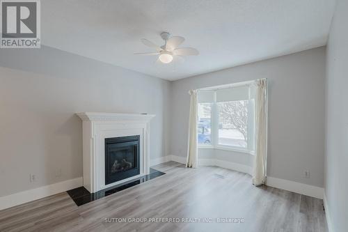 40 Seres Drive, Tillsonburg, ON - Indoor Photo Showing Living Room With Fireplace