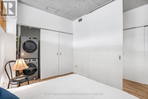 404 - 180 York Street, Ottawa, ON - Indoor Photo Showing Laundry Room