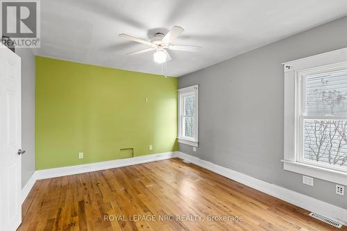 35 Carlton Street, St. Catharines (452 - Haig), ON - Indoor Photo Showing Other Room