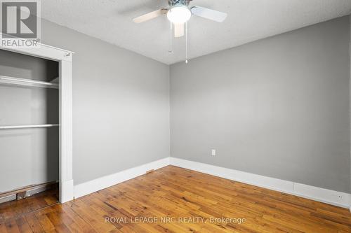 35 Carlton Street, St. Catharines (452 - Haig), ON - Indoor Photo Showing Other Room