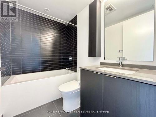 1518 - 86 Dundas Street E, Mississauga, ON - Indoor Photo Showing Bathroom