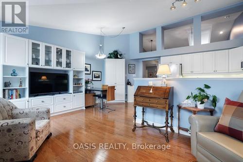 62 Waterthrush Crescent, Ottawa, ON - Indoor Photo Showing Living Room