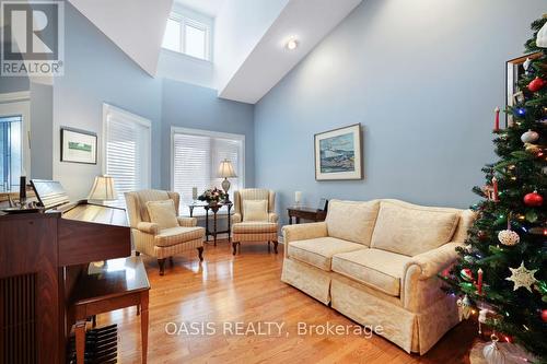 62 Waterthrush Crescent, Ottawa, ON - Indoor Photo Showing Living Room