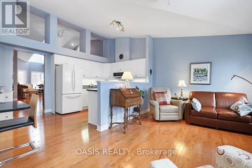 62 Waterthrush Crescent, Ottawa, ON - Indoor Photo Showing Living Room