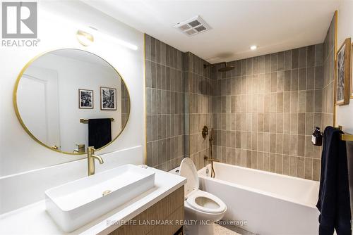 201 - 9 Greenbriar Road, Toronto, ON - Indoor Photo Showing Bathroom