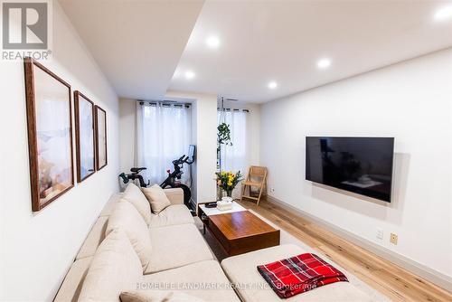 201 - 9 Greenbriar Road, Toronto, ON - Indoor