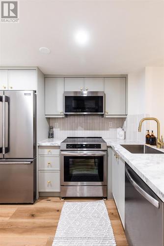 201 - 9 Greenbriar Road, Toronto, ON - Indoor Photo Showing Kitchen With Stainless Steel Kitchen With Upgraded Kitchen