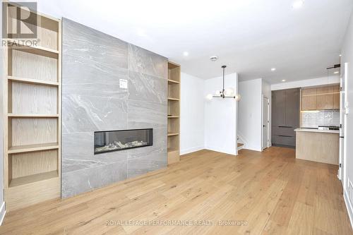 284 Dovercourt Avenue, Ottawa, ON - Indoor With Fireplace