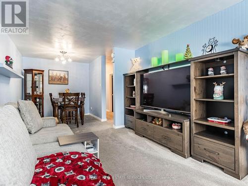 26 Langwith Court, Brampton, ON - Indoor Photo Showing Living Room