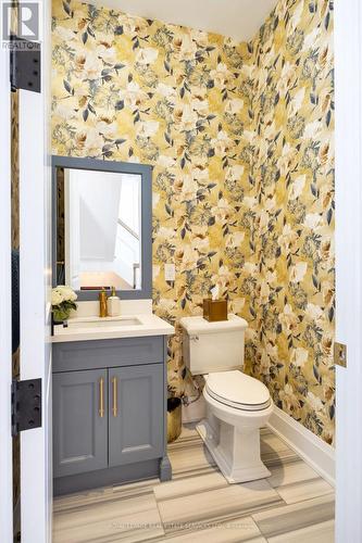 212 Pine Cove Road, Burlington, ON - Indoor Photo Showing Bathroom