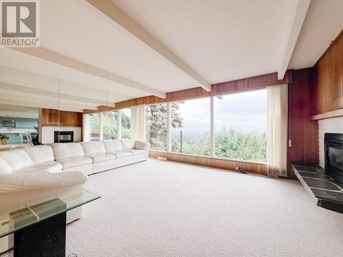 563 St. Giles Road, West Vancouver, BC - Indoor Photo Showing Living Room With Fireplace