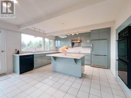 563 St. Giles Road, West Vancouver, BC - Indoor Photo Showing Kitchen