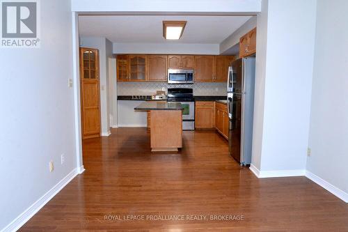 16 James Street, Kingston (East Of Sir John A. Blvd), ON - Indoor Photo Showing Kitchen