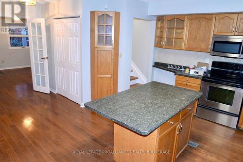 16 James Street, Kingston (East Of Sir John A. Blvd), ON - Indoor Photo Showing Kitchen