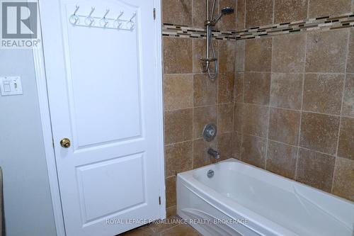 16 James Street, Kingston (East Of Sir John A. Blvd), ON - Indoor Photo Showing Bathroom