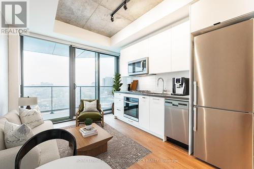 1415 - 195 Mccaul Street, Toronto, ON - Indoor Photo Showing Kitchen