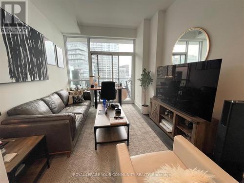 Uph09 - 38 Iannuzzi Street, Toronto, ON - Indoor Photo Showing Living Room