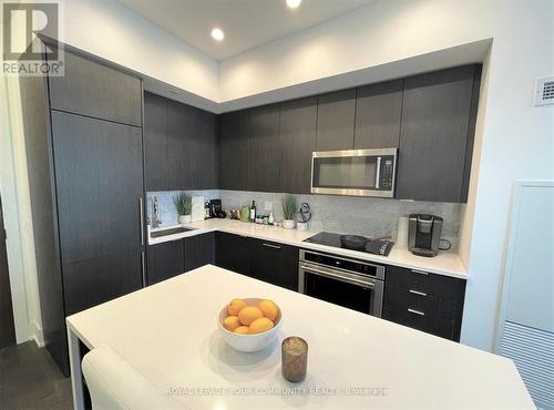 Uph09 - 38 Iannuzzi Street, Toronto, ON - Indoor Photo Showing Kitchen With Upgraded Kitchen