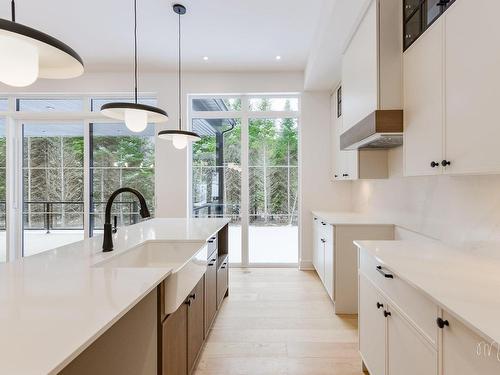 Cuisine - 1408 Place Des Vignes, Piedmont, QC - Indoor Photo Showing Kitchen With Upgraded Kitchen