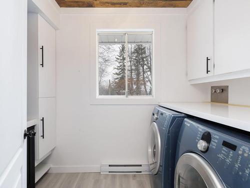 Laundry room - 352 Route 132, Sainte-Barbe, QC - Indoor Photo Showing Laundry Room