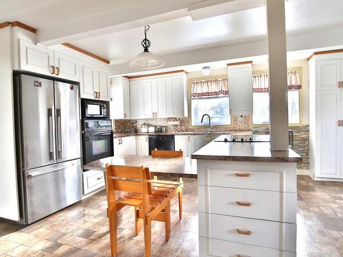 Cuisine - 1671 Rg St-Édouard, Saint-Simon, QC - Indoor Photo Showing Kitchen With Upgraded Kitchen