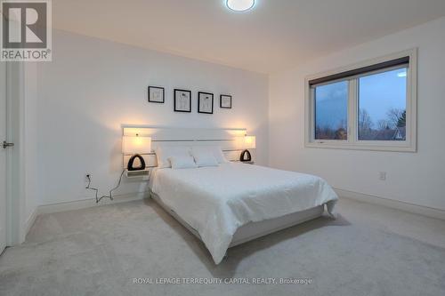 3619 Thunder Bay Road, Fort Erie, ON - Indoor Photo Showing Bedroom