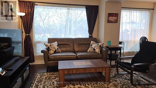 308 - 1 Hycrest Avenue, Toronto, ON - Indoor Photo Showing Living Room