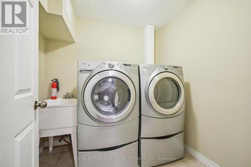 2097 Tovell Drive, Oakville, ON - Indoor Photo Showing Laundry Room