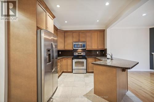 2097 Tovell Drive, Oakville, ON - Indoor Photo Showing Kitchen