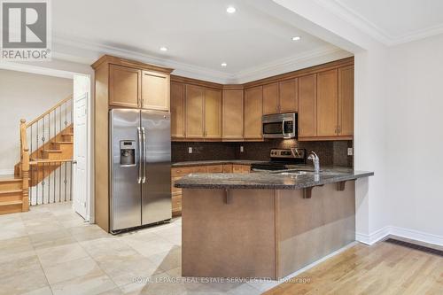 2097 Tovell Drive, Oakville, ON - Indoor Photo Showing Kitchen