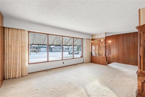 47 Prairie View Road, Winnipeg, MB - Indoor Photo Showing Other Room