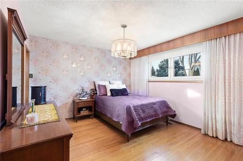 47 Prairie View Road, Winnipeg, MB - Indoor Photo Showing Bedroom