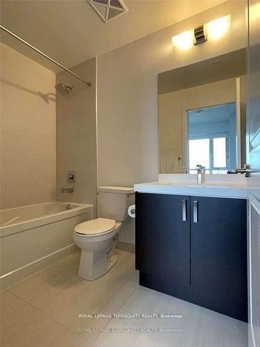 1720-8 Nahani Way, Mississauga, ON - Indoor Photo Showing Bathroom