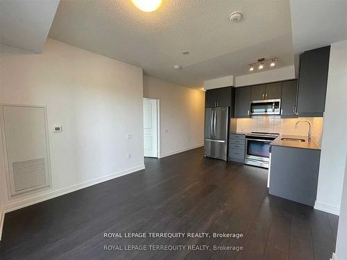 1720-8 Nahani Way, Mississauga, ON - Indoor Photo Showing Kitchen